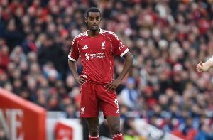 默森：预测利物浦3-0水晶宫；要管控伊萨克的出场时间 免得又受伤