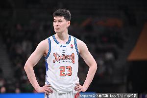 退步明显！新疆本赛季14胜28负排名第16 上赛季32胜14负高居第3