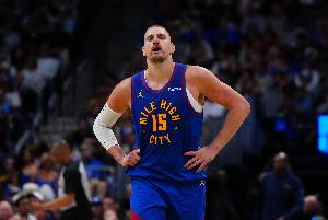 苏群：自从为了评奖强行提前复出 约基奇就预支了他的季后赛热情