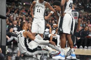 此前遭遇脑震荡！Shams：文班将会随队一同前往波特兰备战G3&G4！