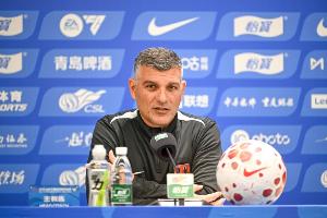 津媒：除约翰·阿洛伊西春风得意外，其他三位澳系教练遭到质疑