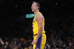 肯纳德：人们说我该多出手是因为我的命中率 我努力做正确的选择