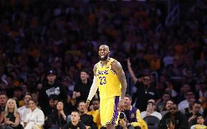 这谁TM能想得到？？湖人3-0火箭！联盟今年最早的3-0！