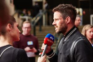 小雷：曼城经验丰富知道如何应对压力，这或许会成为争冠决定因素