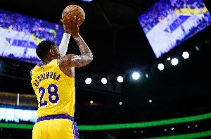 进攻依旧稳定！八村塁10投6中拿到13分 填满数据栏