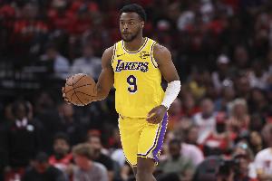 杨毅：用拉拉维亚还不如用布朗尼 至少有点防守 反正打火箭也用了