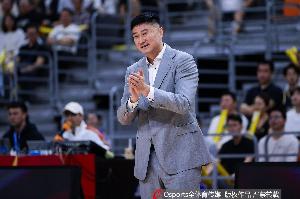 记者：今天杜锋指导没得黑 不论是用人还是策略都很到位