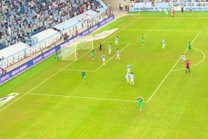 姜至鹏很理智！国安博主晒实拍：赛后部分深圳球迷对国安球员不满