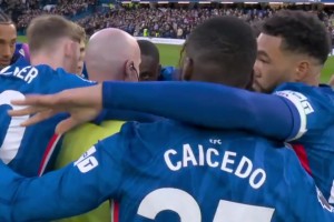 做法遭反噬？对阵纽卡切尔西包围主裁 随后英超5连败+主帅下课集锦录像