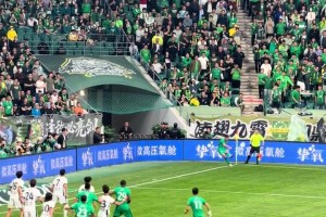 稳定军心！实拍：拉莫斯泰山压顶瞬间引爆工体